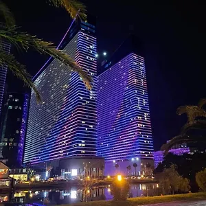Orbi Twin Towers 4*, Батуми Грузия